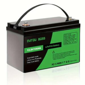 Batteria LiFePO4 12V 100Ah Datou Boss, potente e duratura. Ideale per camper, barche e sistemi solari. Leggera, sicura, con oltre 3000 cicli e protezione integrata BMS.